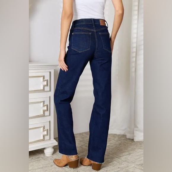 NWT Judy Blue High Waist Raw Hem Vintage & Back Darts Detail Straight Leg Jeans - Picture 4 of 14
